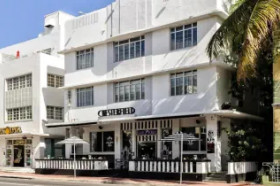 Chesterfield Hotel & Suites